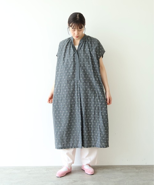 yuni(ユニ )の「Cotton/Nylon ラメジャカード kaftan ワンピース(ワンピース・レディース・グレー/ピンク/ネイビー・FREE)」の7枚目の写真