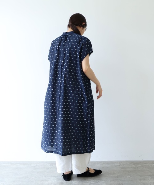 yuni(ユニ )の「Cotton/Nylon ラメジャカード kaftan ワンピース(ワンピース・レディース・グレー/ピンク/ネイビー・FREE)」の22枚目の写真