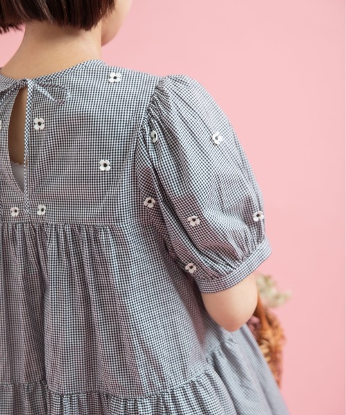 Dot＆Stripes CHILD WOMAN（ドットアンドストライプス　チャイルドウーマン）の「小花オンケミ刺繍 パフスリーブチュニックブラウス（シャツ/ブラウス・レディース・ホワイト/その他・FREE）」の16枚目の写真