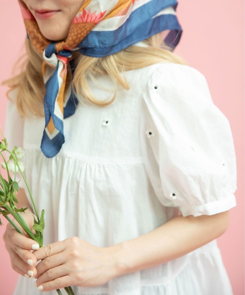 Dot＆Stripes CHILD WOMAN（ドットアンドストライプス　チャイルドウーマン）の「小花オンケミ刺繍 パフスリーブチュニックブラウス（シャツ/ブラウス・レディース・ホワイト/その他・FREE）」の6枚目の写真