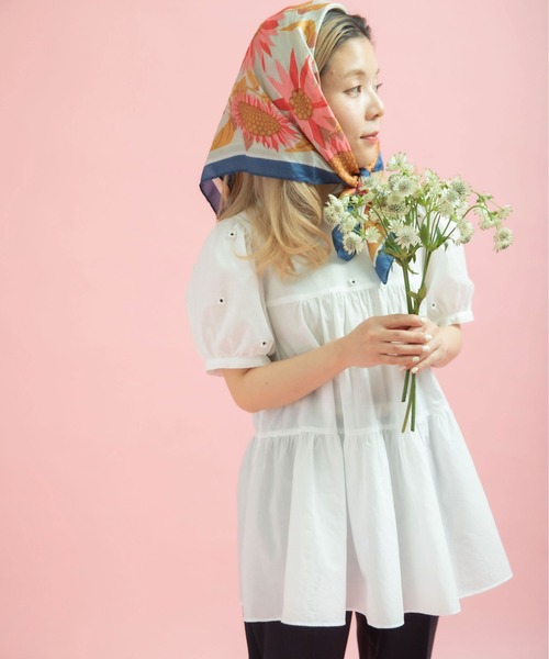 Dot＆Stripes CHILD WOMAN（ドットアンドストライプス　チャイルドウーマン）の「小花オンケミ刺繍 パフスリーブチュニックブラウス（シャツ/ブラウス・レディース・ホワイト/その他・FREE）」の5枚目の写真