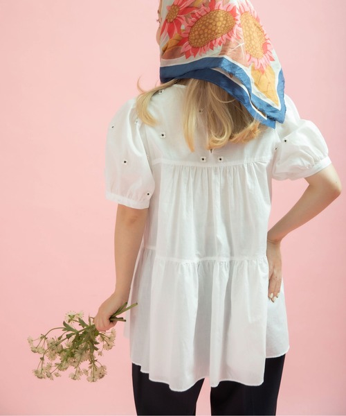 Dot＆Stripes CHILD WOMAN（ドットアンドストライプス　チャイルドウーマン）の「小花オンケミ刺繍 パフスリーブチュニックブラウス（シャツ/ブラウス・レディース・ホワイト/その他・FREE）」の7枚目の写真