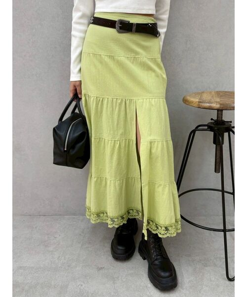 EVRIS(エヴリス)の「スリットロングティアードスカート(スカート・レディース・イエロー/ホワイト・FREE)」の2枚目の写真