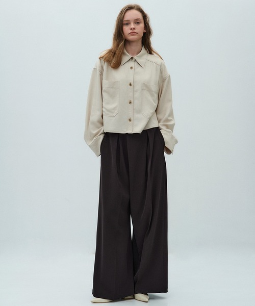 PUBLIC TOKYO(パブリックトウキョウ)の「フルイドクロップドシャツ(シャツ/ブラウス・レディース・モカ/アイボリー/ブラック・FREE)」の13枚目の写真