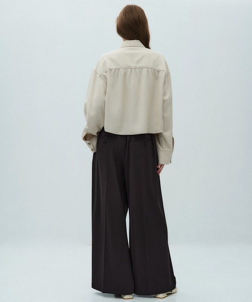 PUBLIC TOKYO(パブリックトウキョウ)の「フルイドクロップドシャツ(シャツ/ブラウス・レディース・モカ/アイボリー/ブラック・FREE)」の15枚目の写真