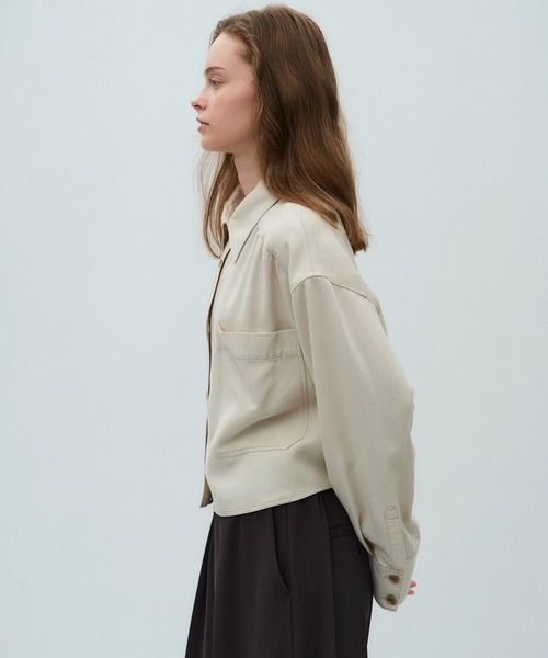 PUBLIC TOKYO(パブリックトウキョウ)の「フルイドクロップドシャツ(シャツ/ブラウス・レディース・モカ/アイボリー/ブラック・FREE)」の22枚目の写真