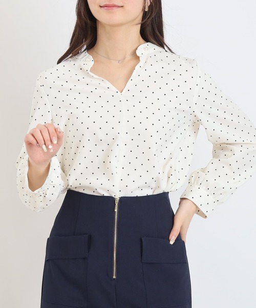 ASTORIA ODIER（アストリアオディール）の「２way ドット柄ボウタイブラウス(UVカット/接触冷感)（シャツ/ブラウス・レディース・ホワイト/ブラック・MEDIUM/LARGE）」の8枚目の写真
