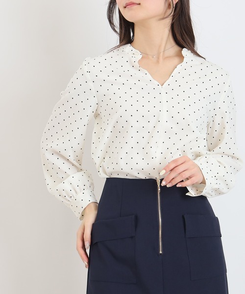 ASTORIA ODIER（アストリアオディール）の「２way ドット柄ボウタイブラウス(UVカット/接触冷感)（シャツ/ブラウス・レディース・ホワイト/ブラック・MEDIUM/LARGE）」の4枚目の写真