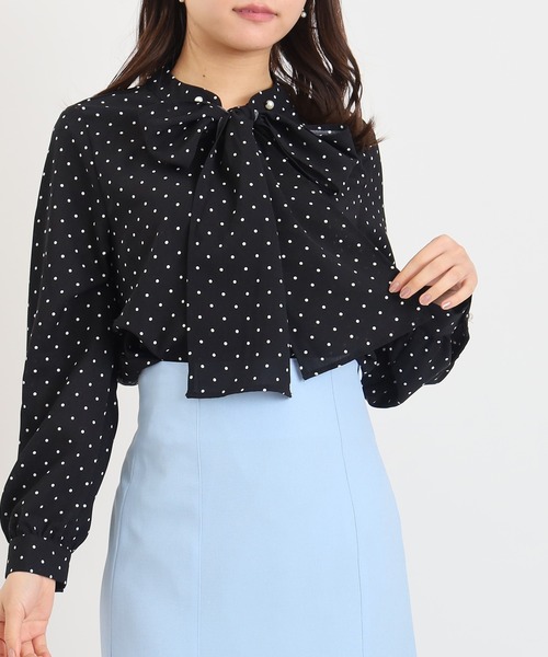 ASTORIA ODIER（アストリアオディール）の「２way ドット柄ボウタイブラウス(UVカット/接触冷感)（シャツ/ブラウス・レディース・ホワイト/ブラック・MEDIUM/LARGE）」の10枚目の写真