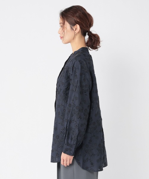 studio CLIP（スタディオクリップ）の「3Dレースバンドカラーシャツ（シャツ/ブラウス・レディース・ネイビー/オフホワイト/ライトグレー・FREE）」の22枚目の写真