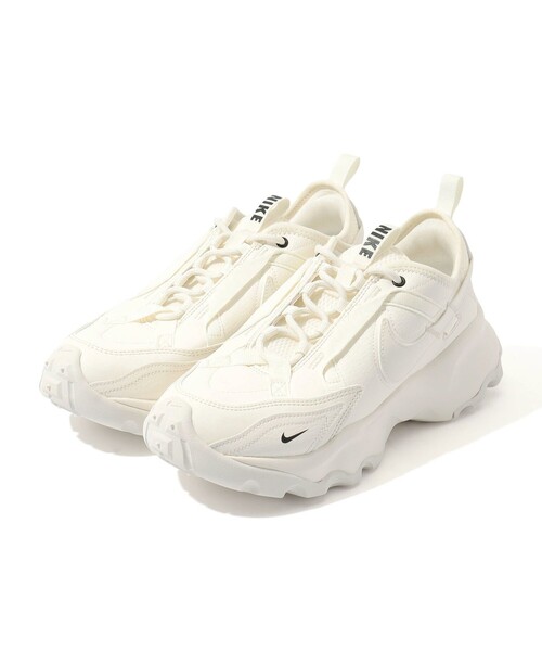 NIKE(ナイキ)の「Nike TC7900 スニーカー(スニーカー・レディース・ホワイト・23/24/25)」の2枚目の写真