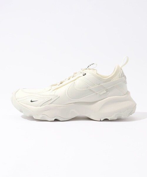 NIKE(ナイキ)の「Nike TC7900 スニーカー(スニーカー・レディース・ホワイト・23/24/25)」の3枚目の写真