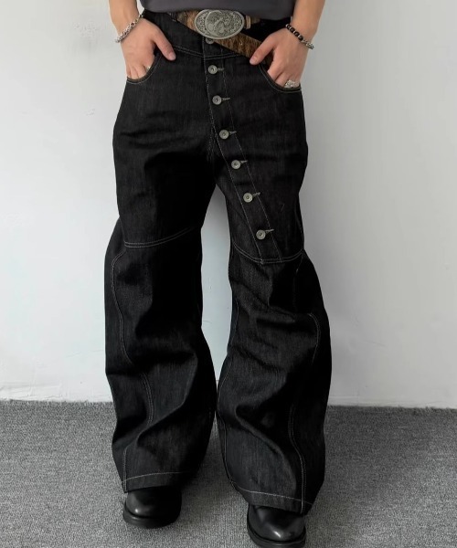 B.R.U（ブル）の「アシンメトリーボタンデニムパンツ（デニムパンツ・メンズ・ブラック・MEDIUM/LARGE）」の8枚目の写真