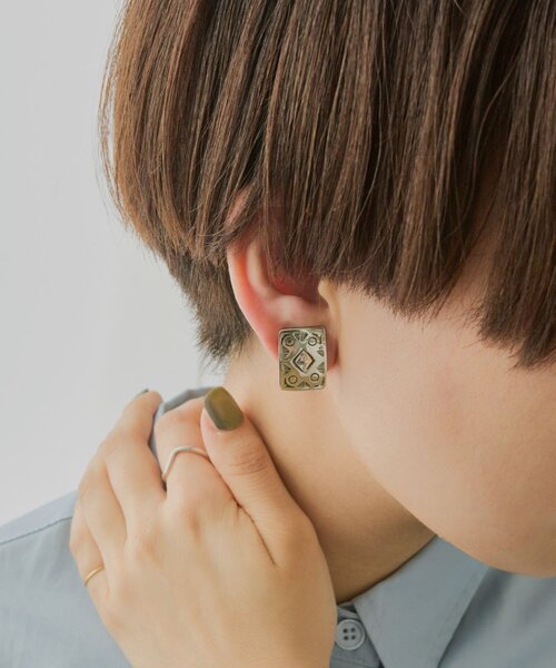 ear PAPILLONNER(イアパピヨネ)の「《スターリングシルバー使用》スタンプコンチョイヤリング(イヤリング・レディース・シルバー系その他/シルバー系その他2・FREE)」の7枚目の写真