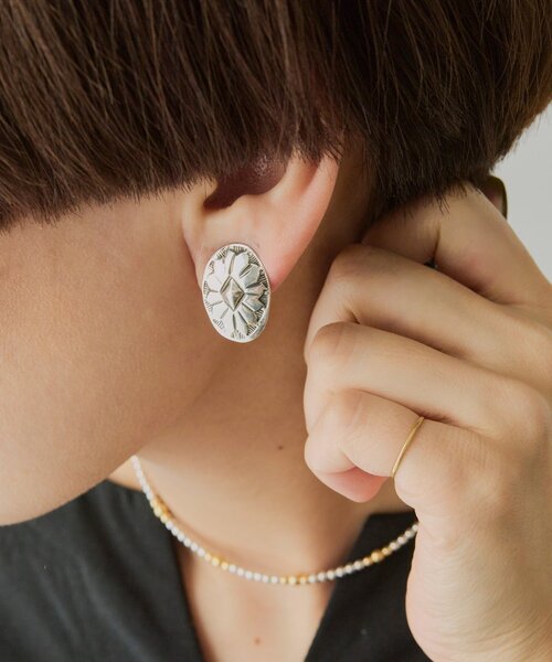 ear PAPILLONNER(イアパピヨネ)の「《スターリングシルバー使用》スタンプコンチョイヤリング(イヤリング・レディース・シルバー系その他/シルバー系その他2・FREE)」の12枚目の写真