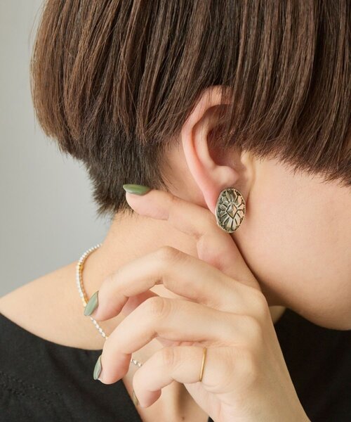 ear PAPILLONNER(イアパピヨネ)の「《スターリングシルバー使用》スタンプコンチョイヤリング(イヤリング・レディース・シルバー系その他/シルバー系その他2・FREE)」の13枚目の写真