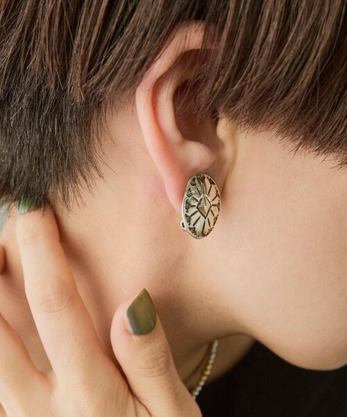 ear PAPILLONNER(イアパピヨネ)の「《スターリングシルバー使用》スタンプコンチョイヤリング(イヤリング・レディース・シルバー系その他/シルバー系その他2・FREE)」の14枚目の写真