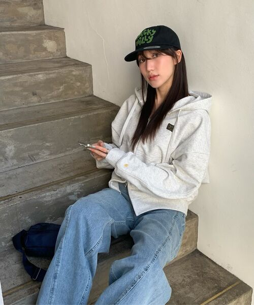 Wacky WiLLy(ワッキーウィリー)の「ダブルワッペンロゴフードジップアップライトグレー(パーカー・レディース・その他・SMALL/MEDIUM/LARGE/X-LARGE)」の5枚目の写真