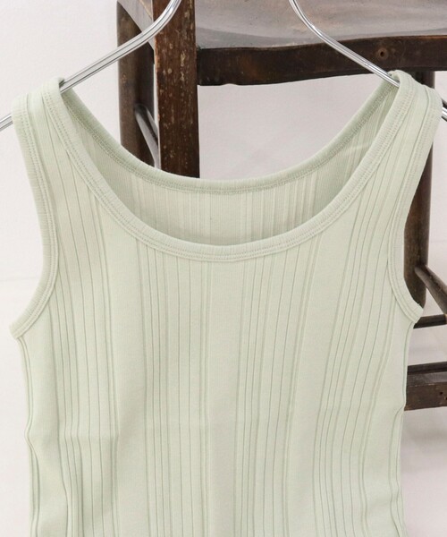 fredy emue(フレディエミュ)の「ランダムテレコタンクトップ(タンクトップ・レディース・オフホワイト/ブラック/グレイッシュベージュ/ライトグリーン/ブラウン・38)」の21枚目の写真
