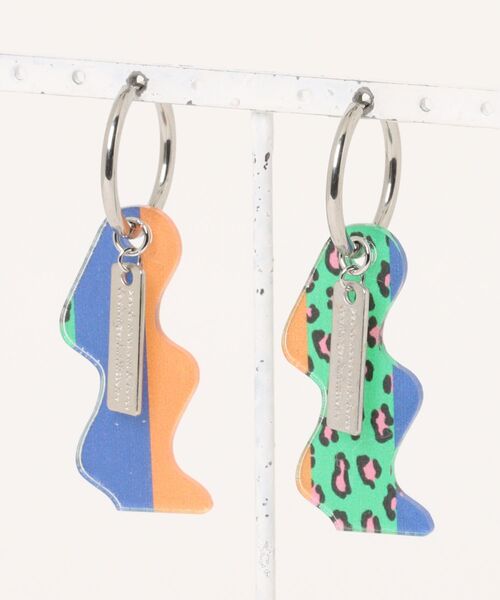 tone(トーン)の「Beauty bell/アクリルフープピアス(ピアス(両耳用)・レディース・ピンク/ブルー/パープル/ブラック/その他1/その他2/ブラック系その他2・FREE)」の10枚目の写真