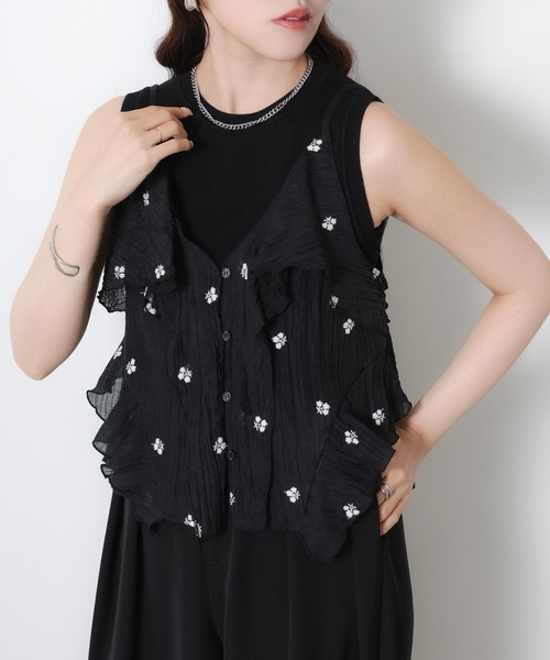 Riberry(リベリー)の「小花刺繍シアーフリル楊柳ビスチェ/キャミ(キャミソール・レディース・キャメル/アイボリー/ブラック・FREE)」の7枚目の写真