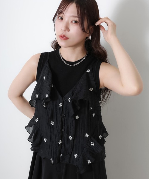 Riberry(リベリー)の「小花刺繍シアーフリル楊柳ビスチェ/キャミ(キャミソール・レディース・キャメル/アイボリー/ブラック・FREE)」の20枚目の写真