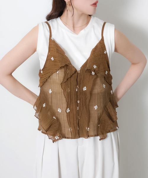 Riberry(リベリー)の「小花刺繍シアーフリル楊柳ビスチェ/キャミ(キャミソール・レディース・キャメル/アイボリー/ブラック・FREE)」の22枚目の写真
