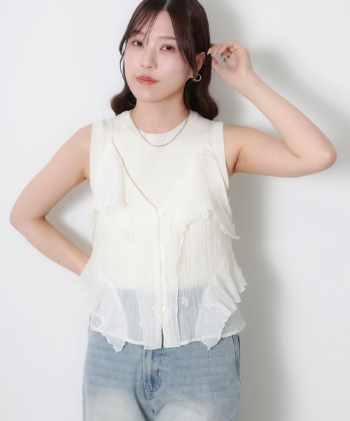 Riberry(リベリー)の「小花刺繍シアーフリル楊柳ビスチェ/キャミ(キャミソール・レディース・キャメル/アイボリー/ブラック・FREE)」の5枚目の写真