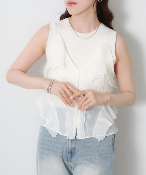 Riberry(リベリー)の「小花刺繍シアーフリル楊柳ビスチェ/キャミ(キャミソール・レディース・キャメル/アイボリー/ブラック・FREE)」の15枚目の写真