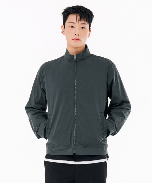 CHASECULT(チェイスカルト)の「男性ストレッチジップアップジャケット-FBRK4121C0C(ナイロンジャケット・メンズ・ダークグリーン・95/100/105/110)」の1枚目の写真