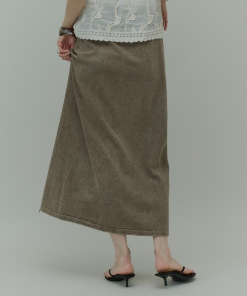 Plumel(プルメル)の「Over Dye Cut Long Skirt / オーバーダイカットロングスカート(スカート・レディース・ブラウン/グレー・MEDIUM)」の9枚目の写真