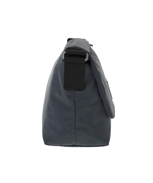 Manhattan Portage BLACK LABEL（マンハッタンポーテージ　ブラックレーベル）の「IRVING MESSENGER BAG (LG) CURIO W/CURIO BINDING（メッセンジャーバッグ・メンズ・ダークグレー/カーキ/ブラウン・SMALL）」の5枚目の写真