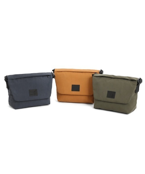 Manhattan Portage BLACK LABEL（マンハッタンポーテージ　ブラックレーベル）の「IRVING MESSENGER BAG (LG) CURIO W/CURIO BINDING（メッセンジャーバッグ・メンズ・ダークグレー/カーキ/ブラウン・SMALL）」の15枚目の写真