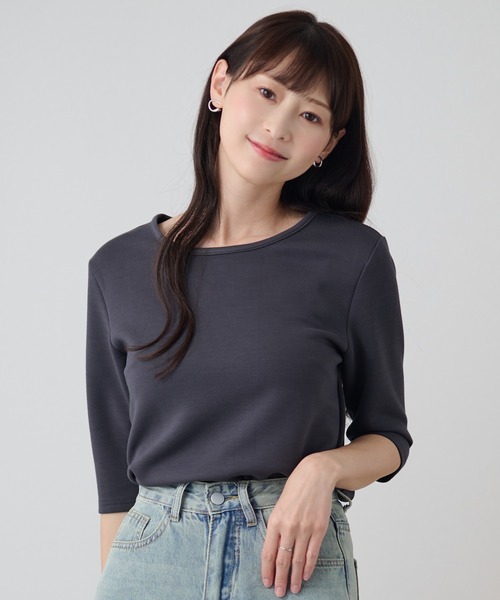 DAYRA(デイラ)の「ラウンドネック ポンチ 6分袖 サイド スリット トップス(Tシャツ/カットソー・レディース・ブラック/ホワイト/ダークグレー/ネイビー・FREE/S)」の3枚目の写真