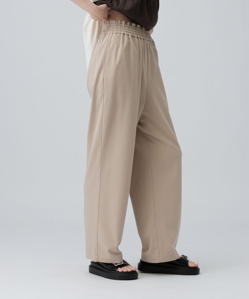 LEPSIM(レプシィム)の「ギャザーストレートパンツ 646557(その他パンツ・レディース・グレイッシュベージュ/ブラック/ネイビー・FREE)」の7枚目の写真