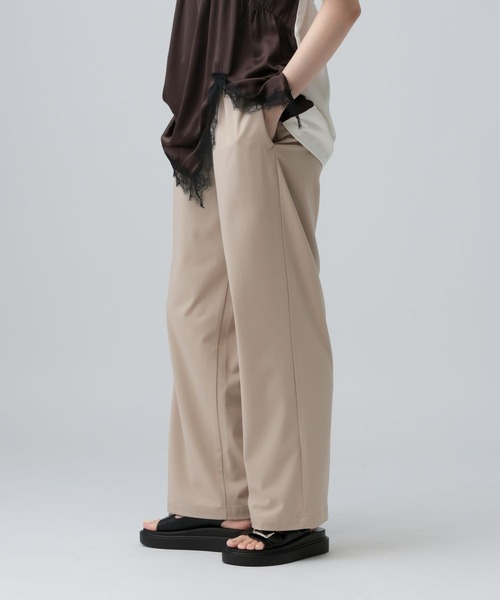 LEPSIM(レプシィム)の「ギャザーストレートパンツ 646557(その他パンツ・レディース・グレイッシュベージュ/ブラック/ネイビー・FREE)」の9枚目の写真