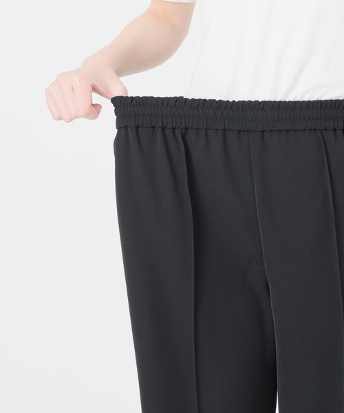 SLOBE IENA(スローブイエナ)の「《WEB限定/4サイズ展開/追加》ピンタックセミフレアパンツ(その他パンツ・レディース・ブラック・38/36/34/40)」の2枚目の写真
