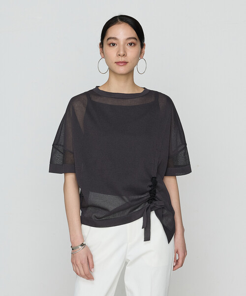 Gabardine K.T(ギャバジンケーティー)の「オーガニックコットン×リサイクルPe ドローストリングシアーセーター(ニット/セーター・レディース・チャコール・9号)」の13枚目の写真