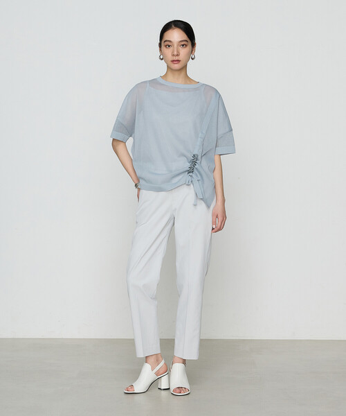 Gabardine K.T(ギャバジンケーティー)の「オーガニックコットン×リサイクルPe ドローストリングシアーセーター(ニット/セーター・レディース・チャコール・9号)」の12枚目の写真