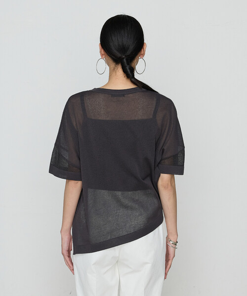 Gabardine K.T(ギャバジンケーティー)の「オーガニックコットン×リサイクルPe ドローストリングシアーセーター(ニット/セーター・レディース・チャコール・9号)」の7枚目の写真