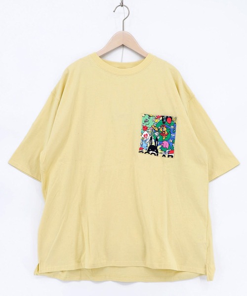 ScoLar(スカラー)の「ScoLar(スカラー) カートゥーン風 スカラーワールド柄Tシャツ(Tシャツ/カットソー・レディース・オフホワイト/チャコールグレー/イエロー/ピンク・MEDIUM)」の3枚目の写真