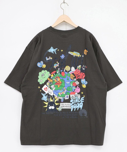 ScoLar(スカラー)の「ScoLar(スカラー) カートゥーン風 スカラーワールド柄Tシャツ(Tシャツ/カットソー・レディース・オフホワイト/チャコールグレー/イエロー/ピンク・MEDIUM)」の15枚目の写真