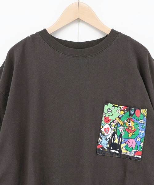 ScoLar(スカラー)の「ScoLar(スカラー) カートゥーン風 スカラーワールド柄Tシャツ(Tシャツ/カットソー・レディース・オフホワイト/チャコールグレー/イエロー/ピンク・MEDIUM)」の17枚目の写真