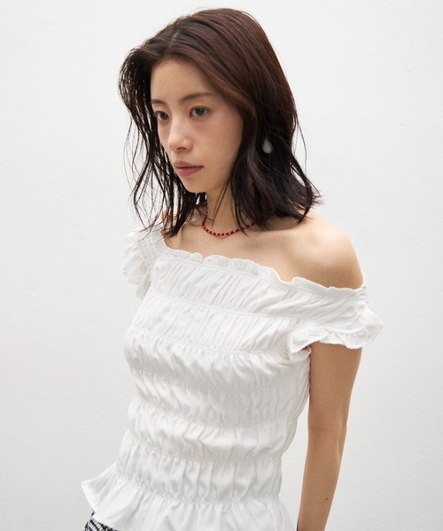 Lutim by u(ルチバイユー)の「シャーリング2wayキャミトップス(Tシャツ/カットソー・レディース・ブルー/レッド/ブラック/ホワイト・FREE)」の1枚目の写真