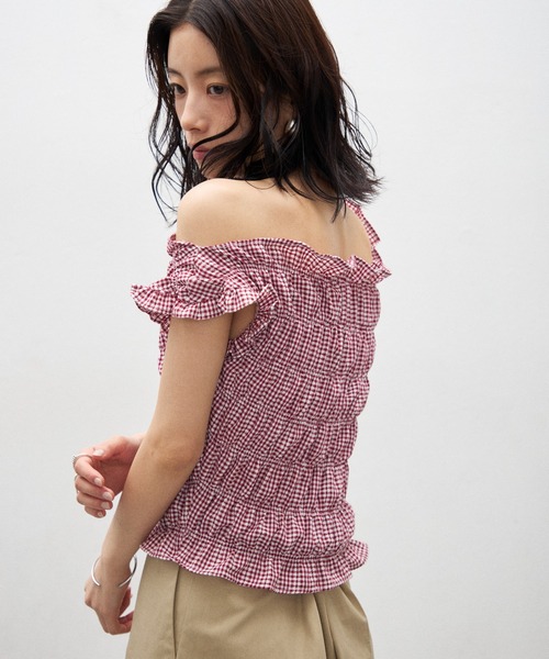 Lutim by u(ルチバイユー)の「シャーリング2wayキャミトップス(Tシャツ/カットソー・レディース・ブルー/レッド/ブラック/ホワイト・FREE)」の14枚目の写真