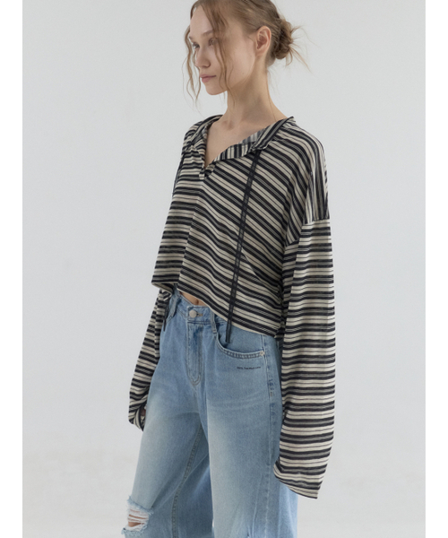 Sorry,Too Much Love(ソーリートゥーマッチラブ)の「Cropped Stripe Loose Fit Collar Top_Black(Tシャツ/カットソー・レディース・その他・FREE)」の4枚目の写真