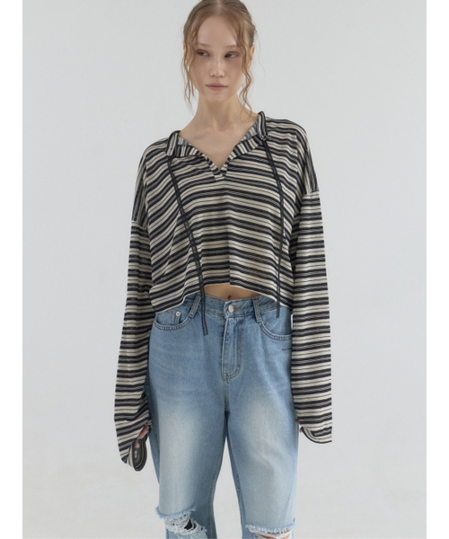 Sorry,Too Much Love(ソーリートゥーマッチラブ)の「Cropped Stripe Loose Fit Collar Top_Black(Tシャツ/カットソー・レディース・その他・FREE)」の5枚目の写真