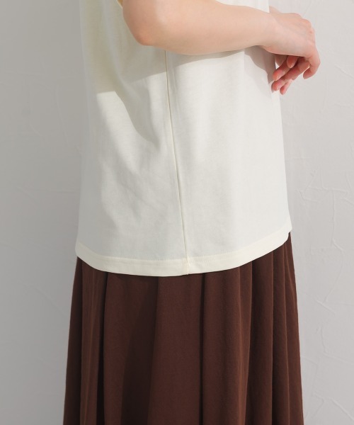 OMNES(オムネス)の「きれいめロゴプリント半袖Tシャツ(Tシャツ/カットソー・レディース・アイボリー/サックスブルー/ネイビー/ブラック・FREE)」の5枚目の写真