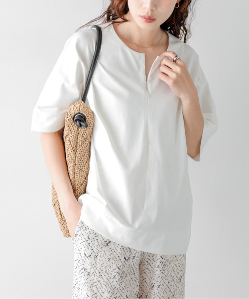 Lajour(ラジュール)の「ハーフジップコクーントップス(Tシャツ/カットソー・レディース・グレー/ホワイト/ベージュ/ブラック・フリー)」の2枚目の写真