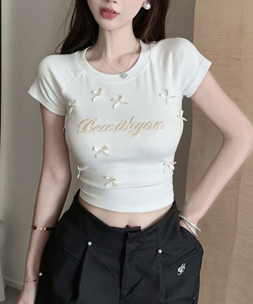 Kuroba（クロバ）の「ロゴ刺繍リボンクロップド丈Tシャツ（Tシャツ/カットソー・レディース・オフホワイト/ブラック・M/L）」の6枚目の写真